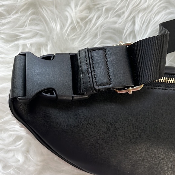 DKNY BUM BAG shearling NWT - Picture 7 of 10